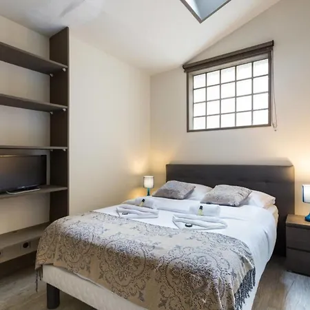 아파트 Bright Renovated Parisian 파리