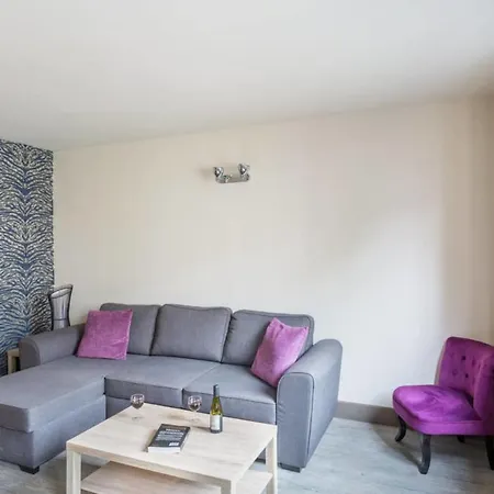 Bright Renovated Parisian * 파리