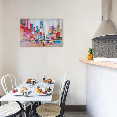 Bright Renovated Parisian