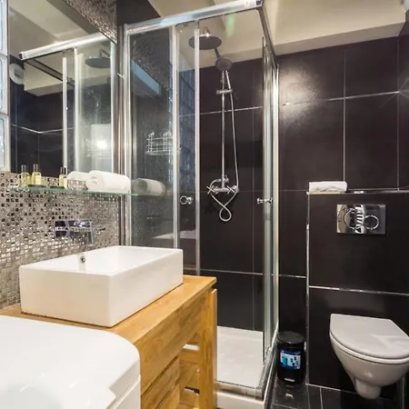 아파트 Bright Renovated Parisian